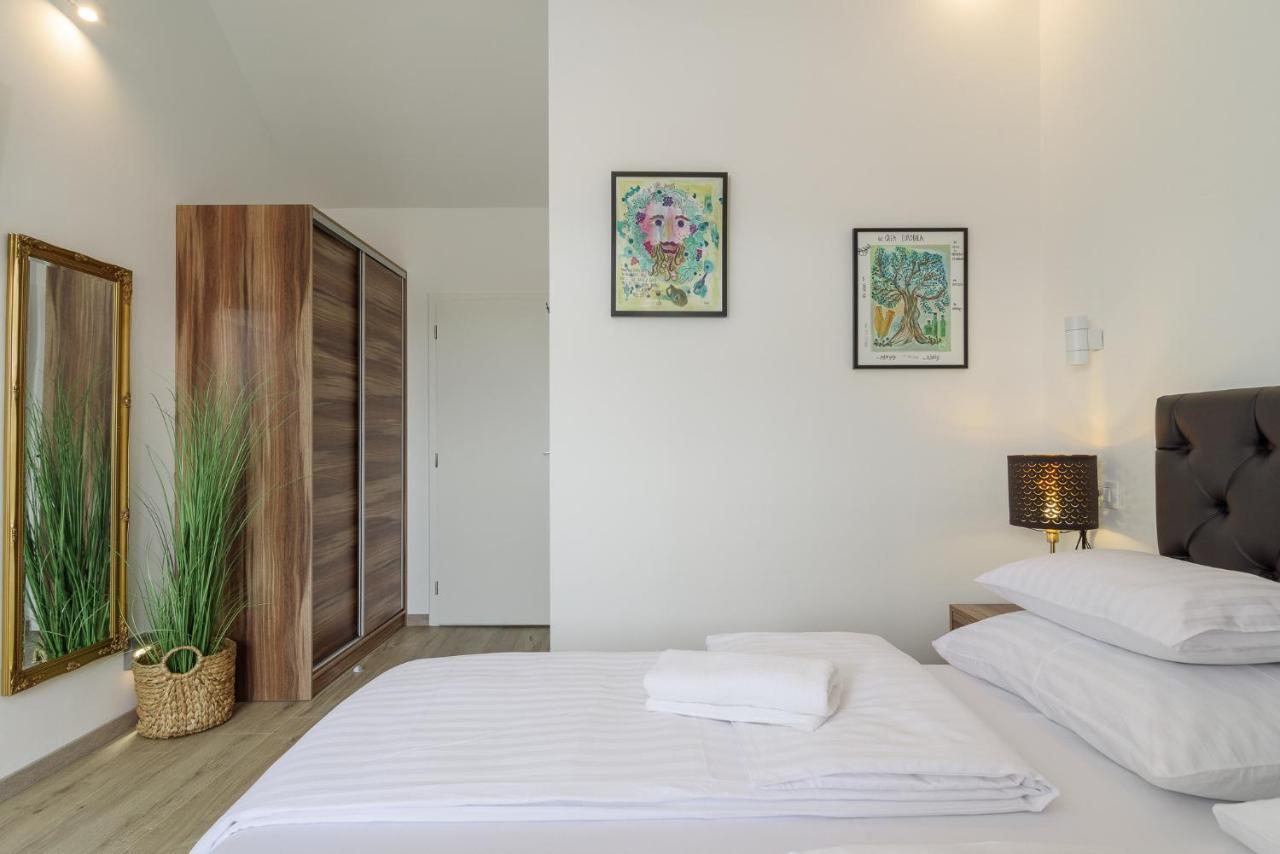 Vila White Trogir Exterior foto